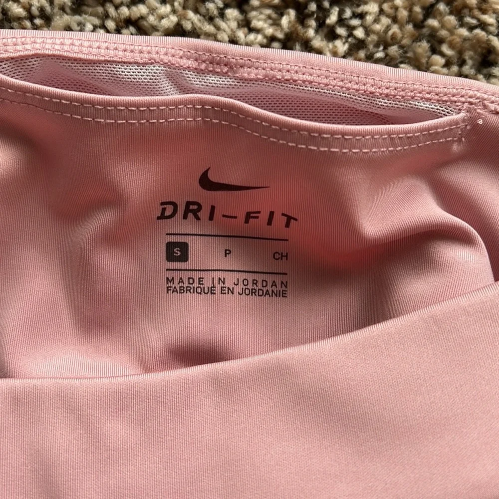 Nike Training Pants, Mid Rise, Tight Fit, 7/8 Length, Size S